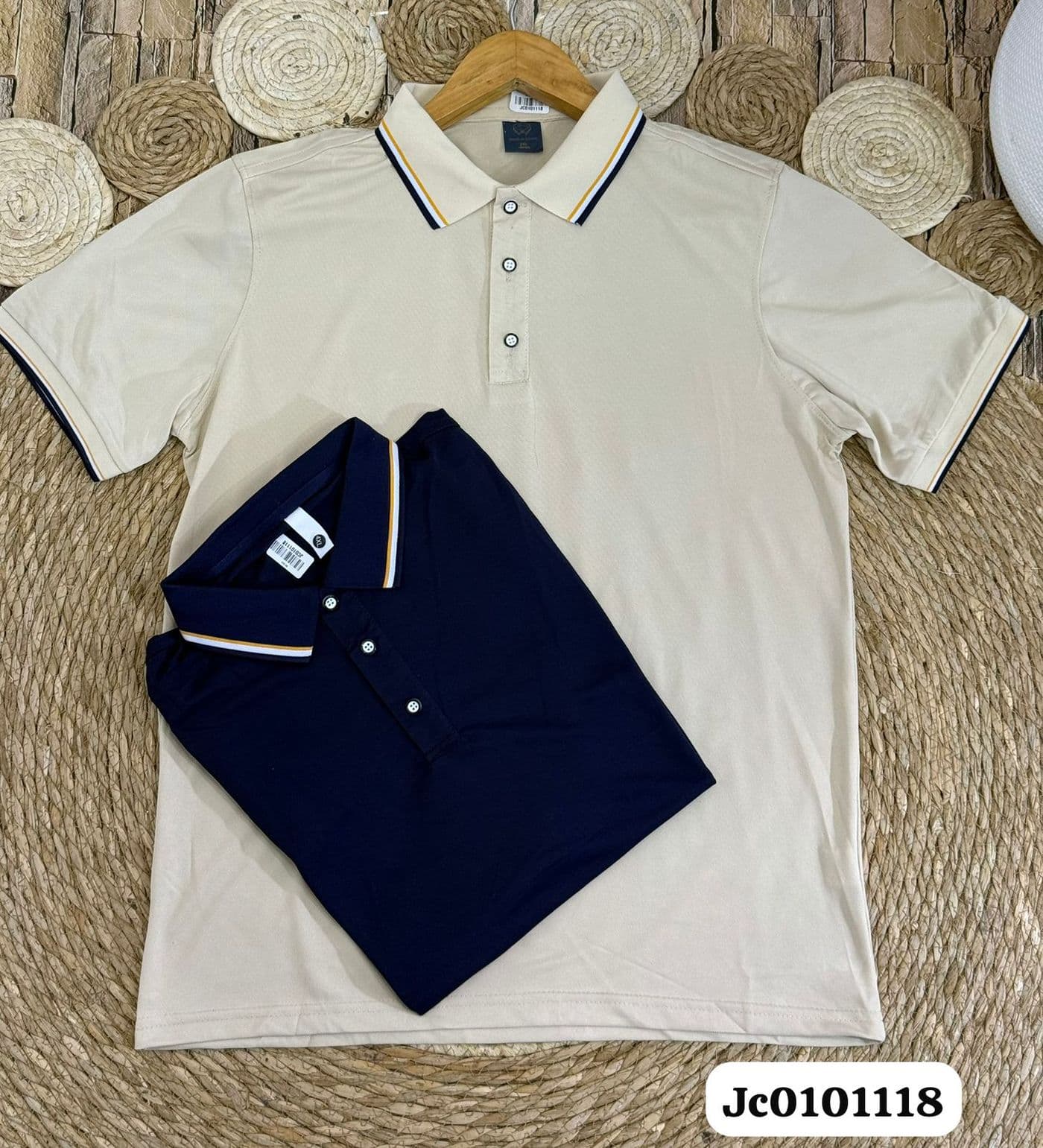 Polo de Algodón Piqué Beige y Marino con Rayas Tricolor - Main Image